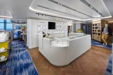 NCL Norwegian Prima Gift Shop ©Christian Santiago.jpeg